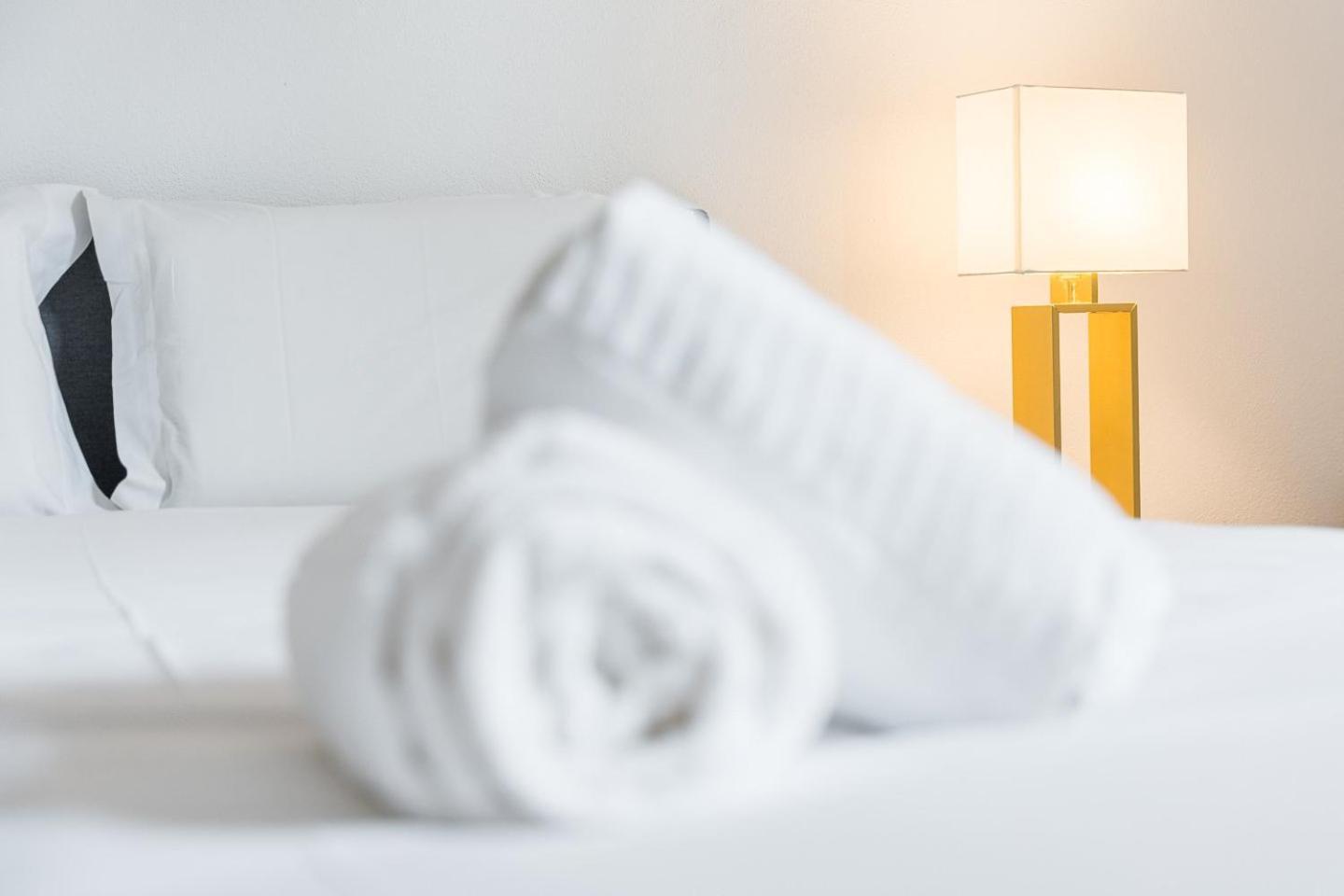 Guestready - Modern Duplex, Neo-Classical Building ポルト エクステリア 写真