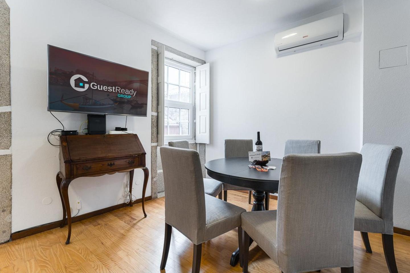 Guestready - Modern Duplex, Neo-Classical Building ポルト エクステリア 写真