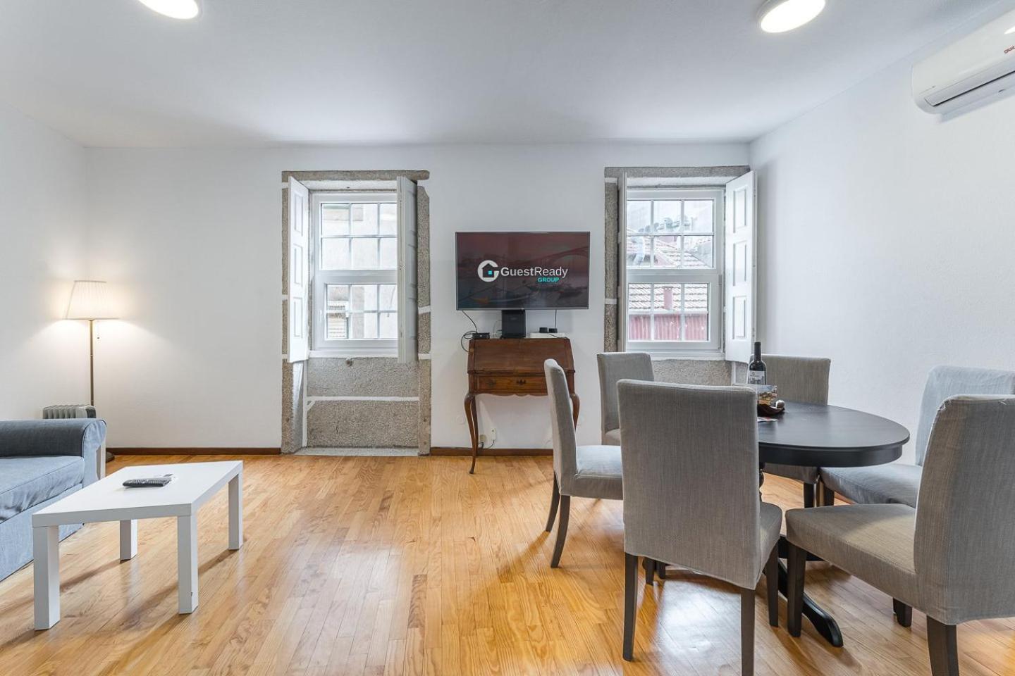 Guestready - Modern Duplex, Neo-Classical Building ポルト エクステリア 写真