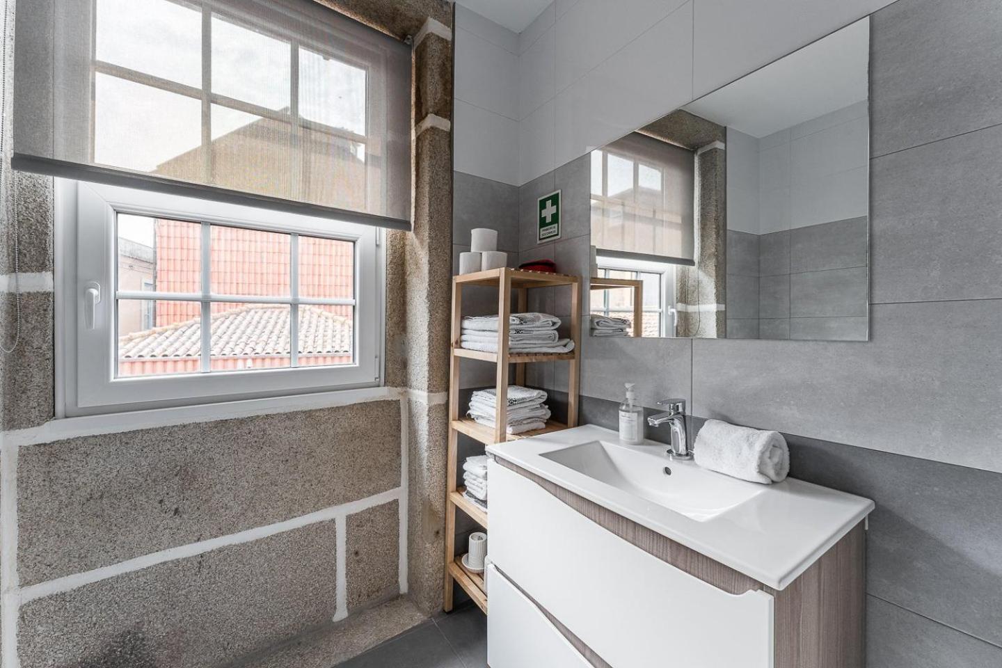 Guestready - Modern Duplex, Neo-Classical Building ポルト エクステリア 写真