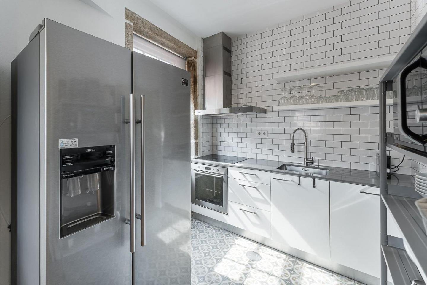 Guestready - Modern Duplex, Neo-Classical Building ポルト エクステリア 写真
